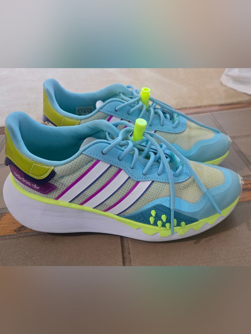 Adidas Choigo, Size 7.5, Hazy Sky/Cloud White/Hi-Res Yellow